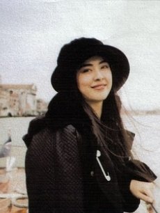ˮ䰴֮Ӣ۱ɫ